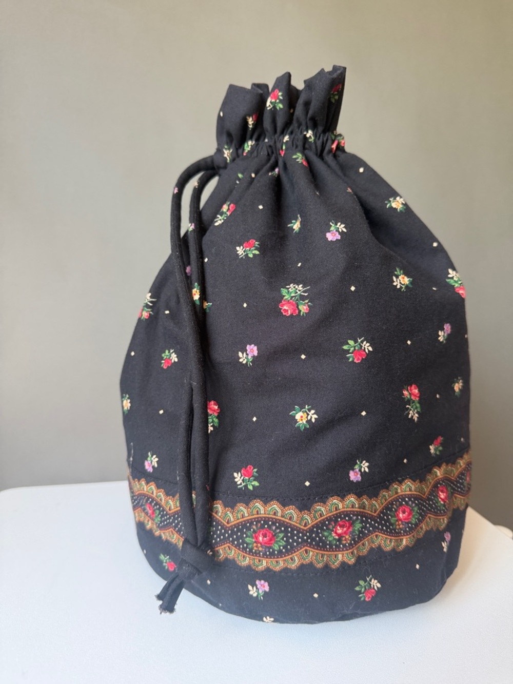 Vera Bradley NEW Drawstring Ditty bag lined for pool/spa retired Black Floral